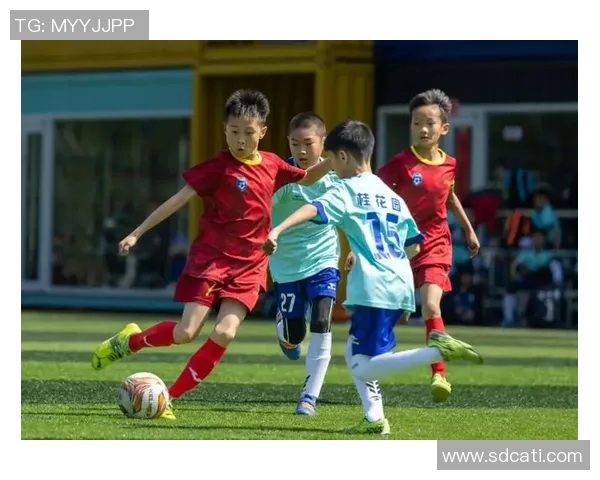 绿茵战前时刻足球球星全方位备战训练与心理调适揭秘